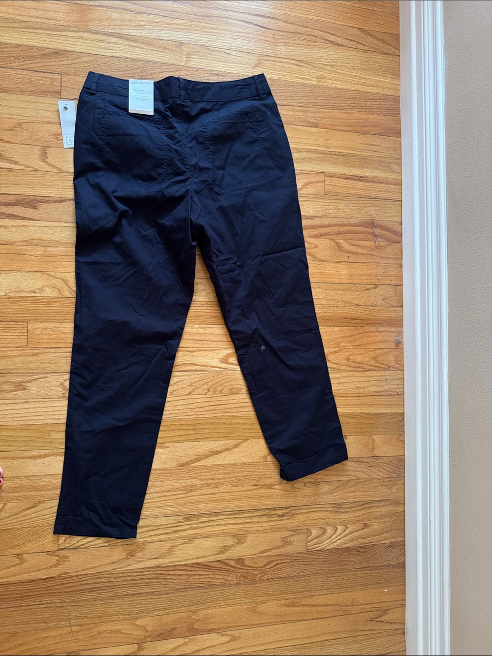 Liz Claiborne Black Ankle Crop Pants (Navy color)